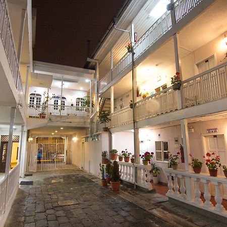Hotel Europa Alausi Bagian luar foto
