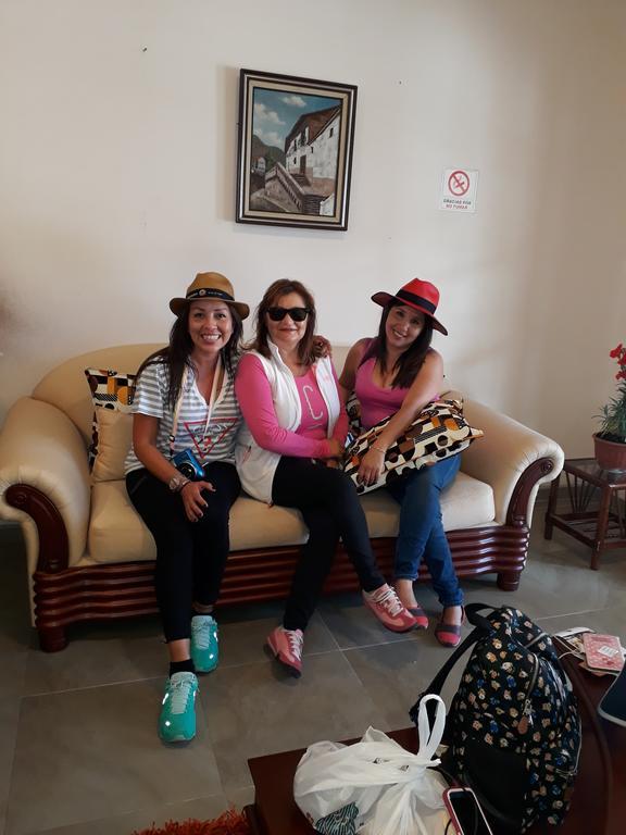 Hotel Europa Alausi Bagian luar foto
