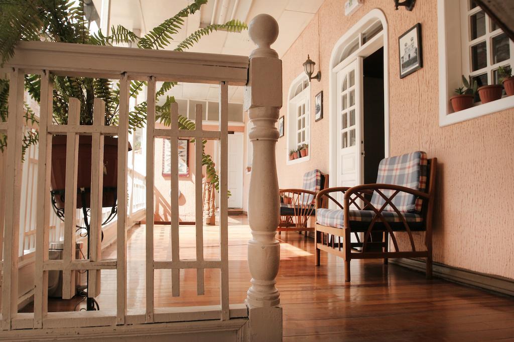 Hotel Europa Alausi Bagian luar foto