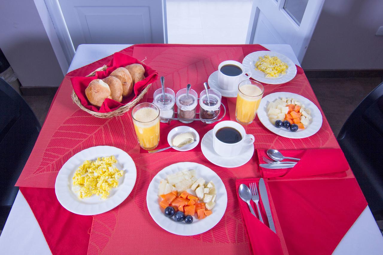 Hotel Europa Alausi Bagian luar foto