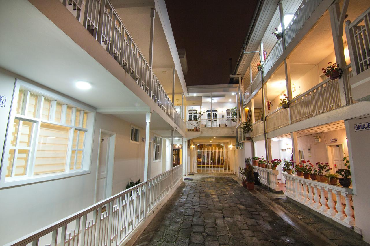 Hotel Europa Alausi Bagian luar foto