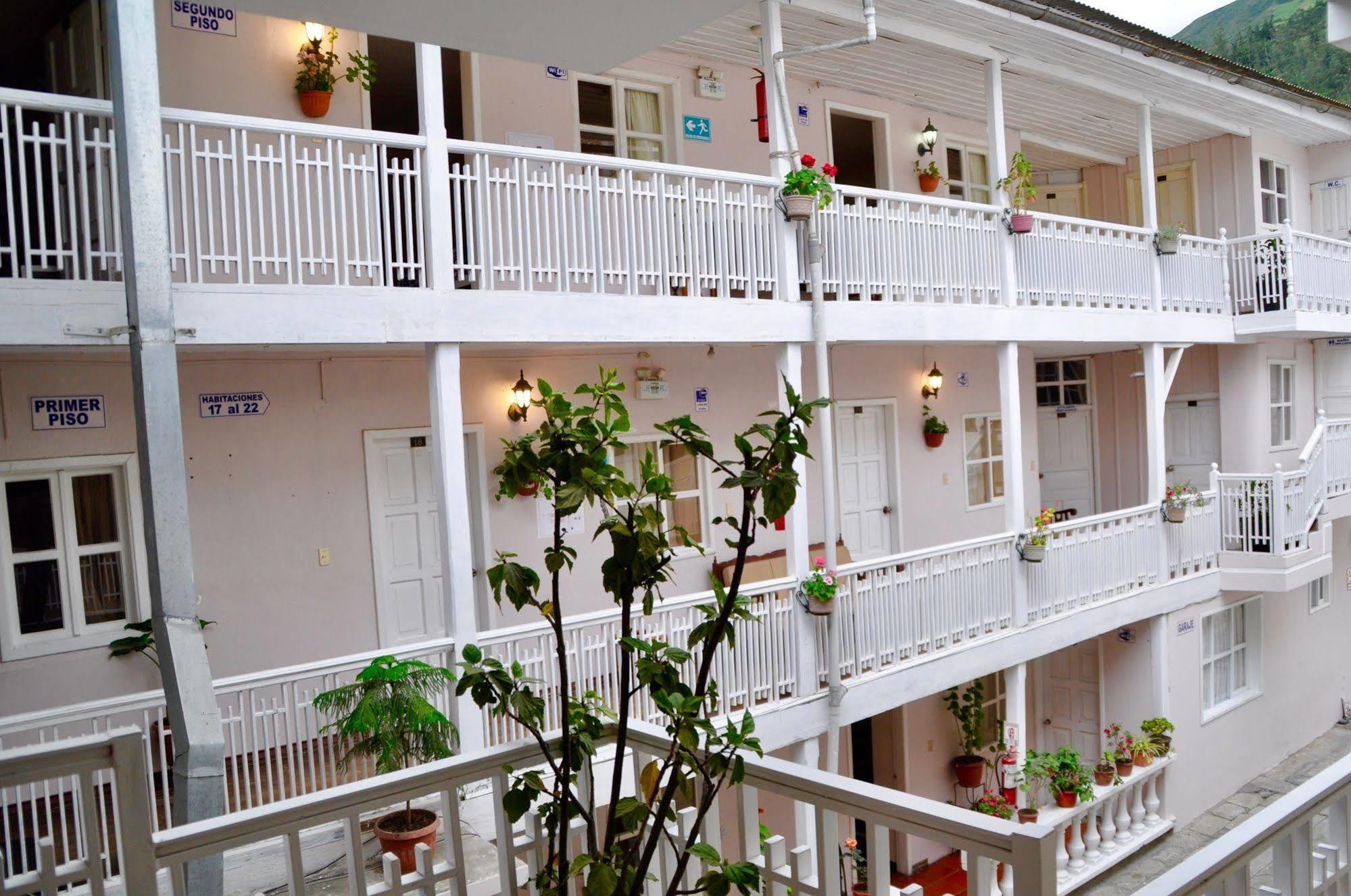 Hotel Europa Alausi Bagian luar foto