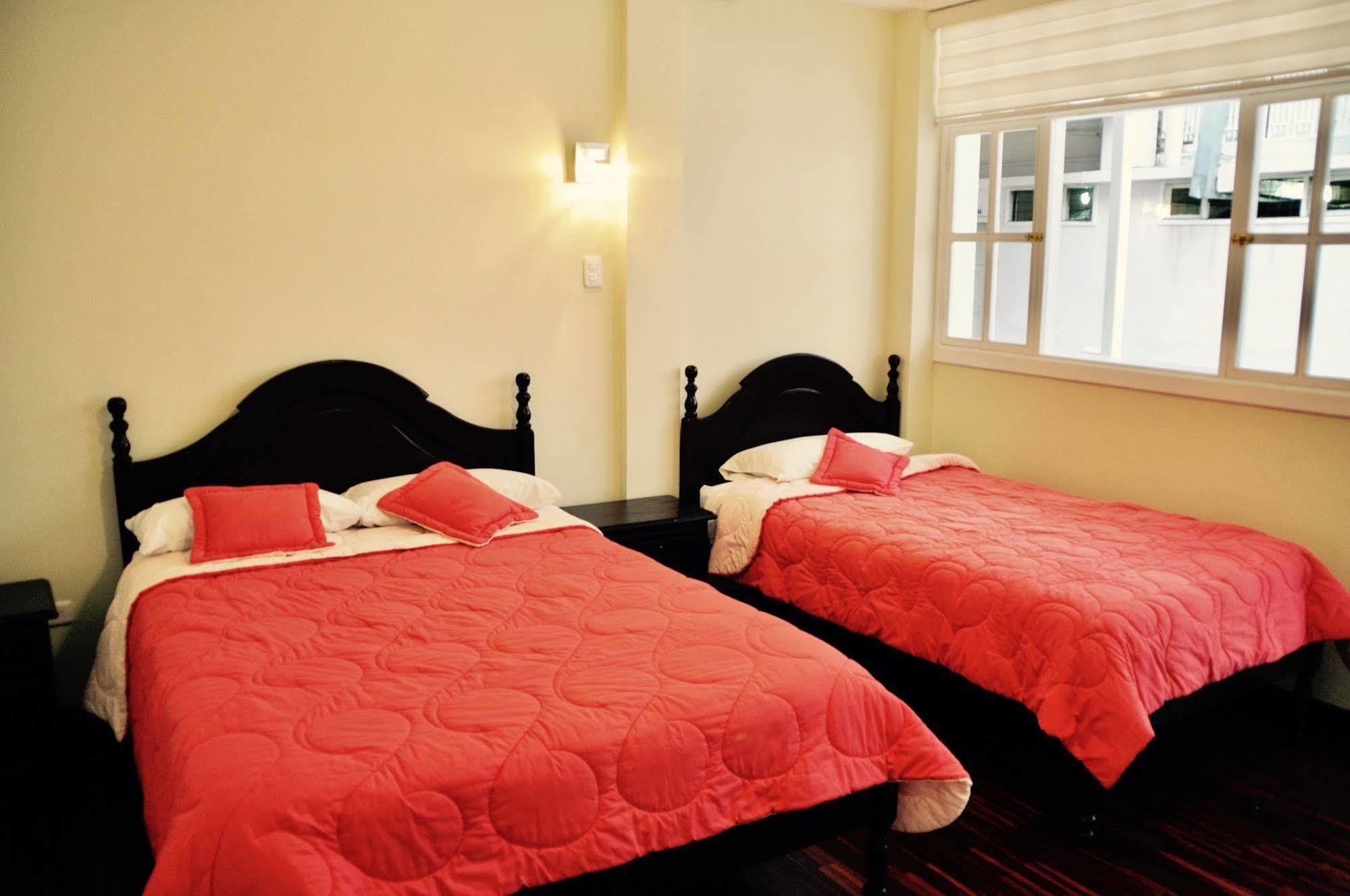 Hotel Europa Alausi Bagian luar foto