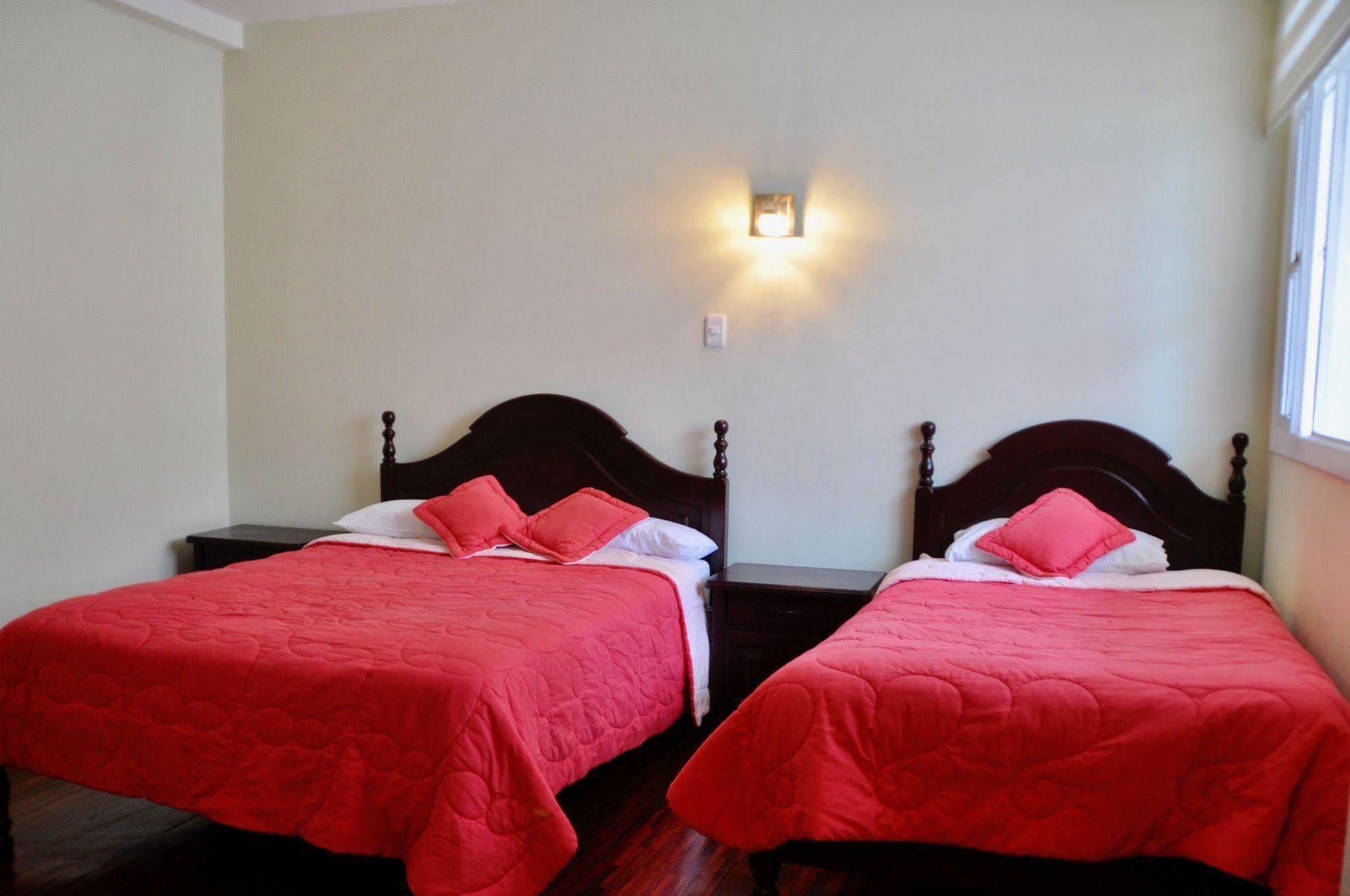 Hotel Europa Alausi Bagian luar foto