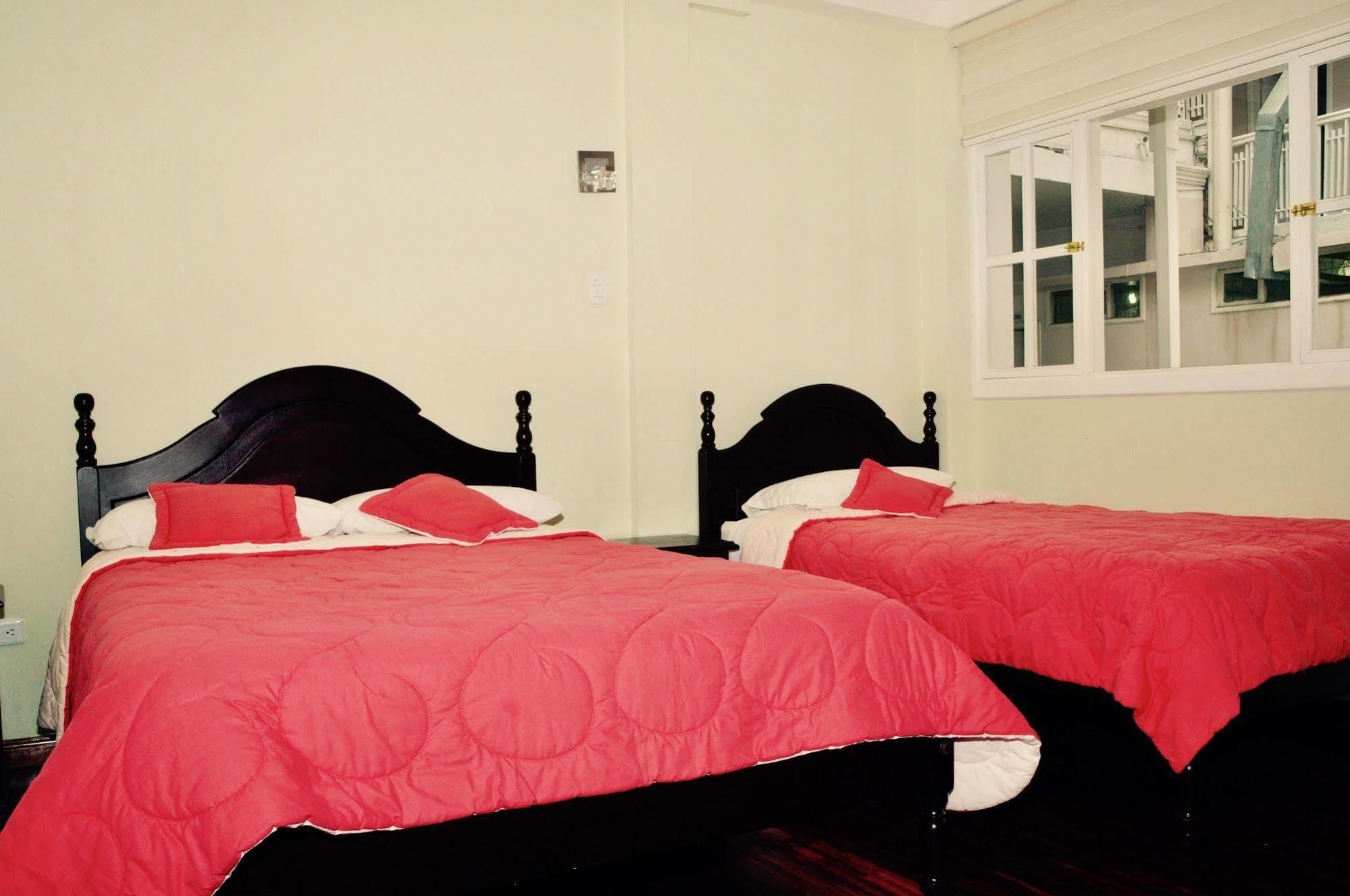 Hotel Europa Alausi Bagian luar foto